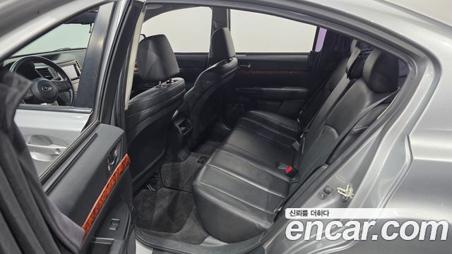 Subaru Legacy 2011 — photo 11