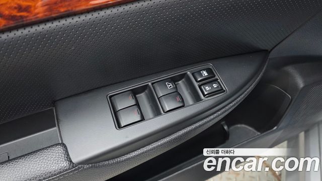 Subaru Legacy 2011 — photo 12