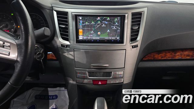 Subaru Legacy 2011 — photo 16