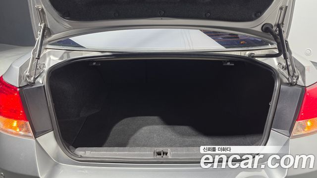 Subaru Legacy 2011 — photo 20