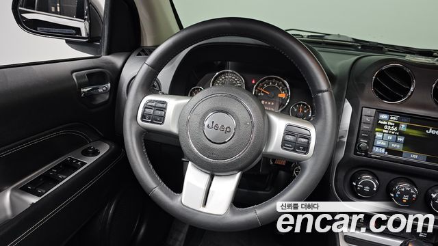 Jeep Compass 2015 — photo 13