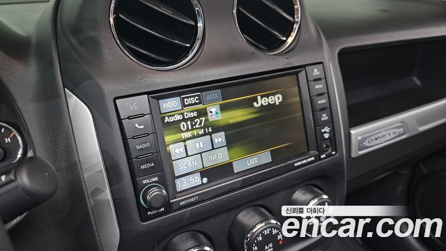 Jeep Compass 2015 — photo 14