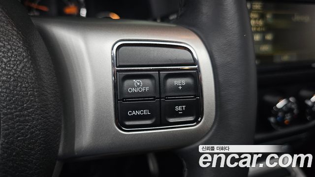 Jeep Compass 2015 — photo 17