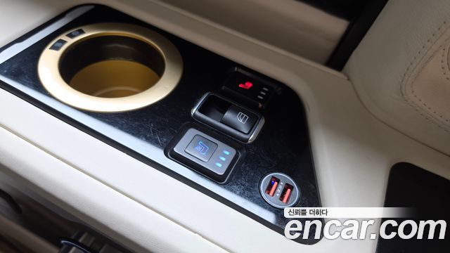 Kia Canival 2021 — photo 19