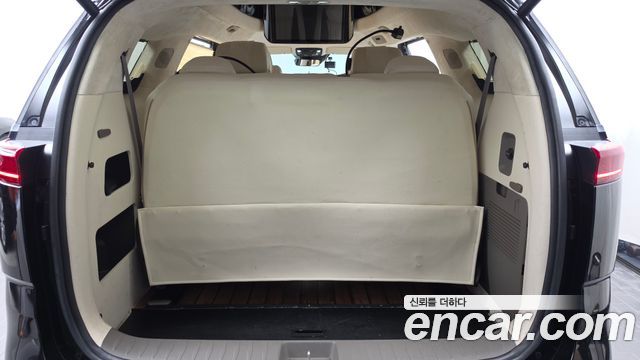 Kia Canival 2021 — photo 20