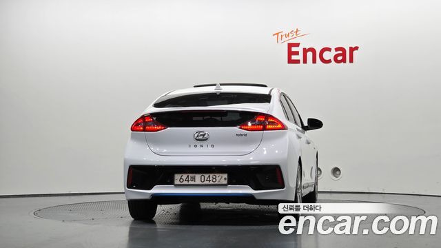 Hyundai Ioniq 2016 — photo 4