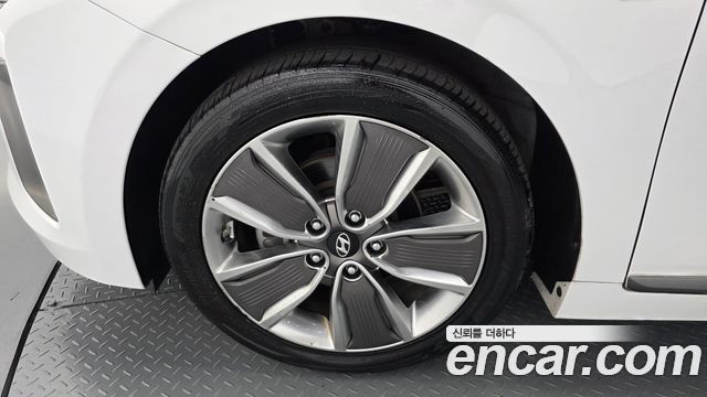 Hyundai Ioniq 2016 — photo 5