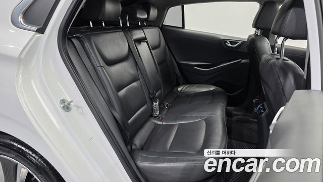 Hyundai Ioniq 2016 — photo 18