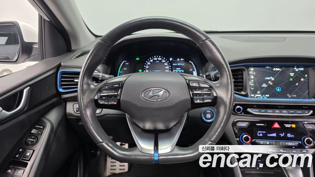 Hyundai Ioniq 2016 — photo 19