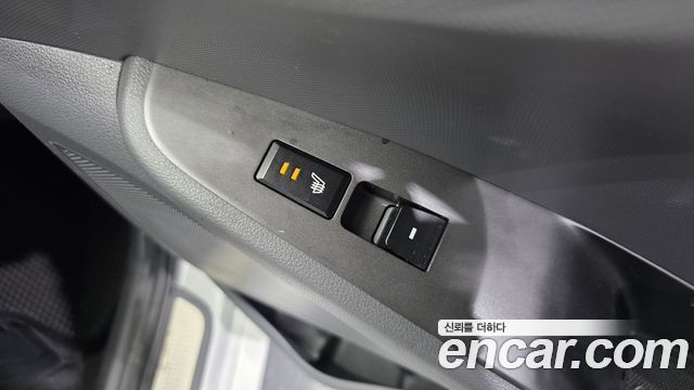 Hyundai Ioniq 2016 — photo 24