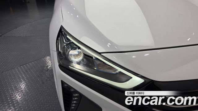 Hyundai Ioniq 2016 — photo 8