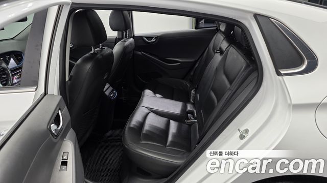 Hyundai Ioniq 2016 — photo 16