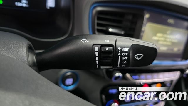 Hyundai Ioniq 2016 — photo 30