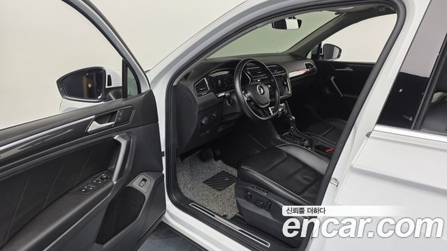 Volkswagen Tiguan 2018 — photo 10