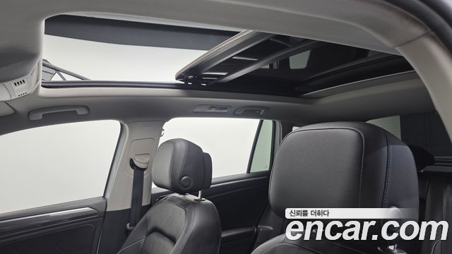 Volkswagen Tiguan 2018 — photo 13
