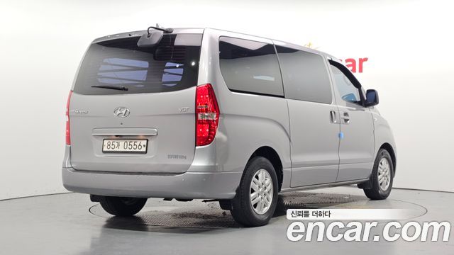 Hyundai Starex 2017 — photo 2