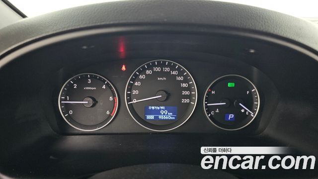 Hyundai Starex 2017 — photo 11