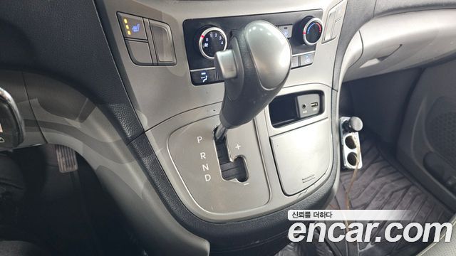 Hyundai Starex 2017 — photo 12