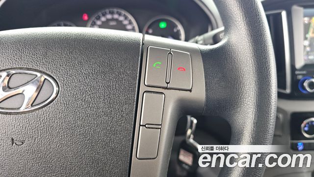 Hyundai Starex 2017 — photo 22
