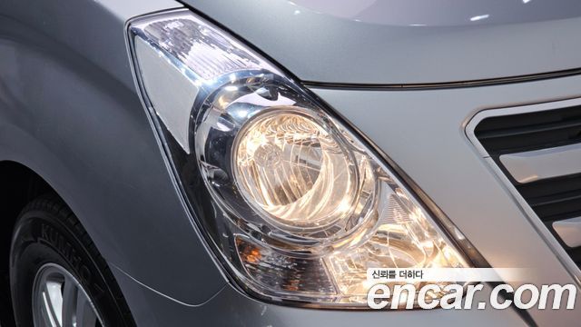 Hyundai Starex 2017 — photo 8