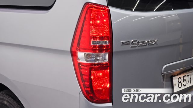 Hyundai Starex 2017 — photo 9