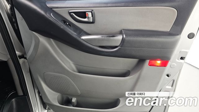 Hyundai Starex 2017 — photo 15