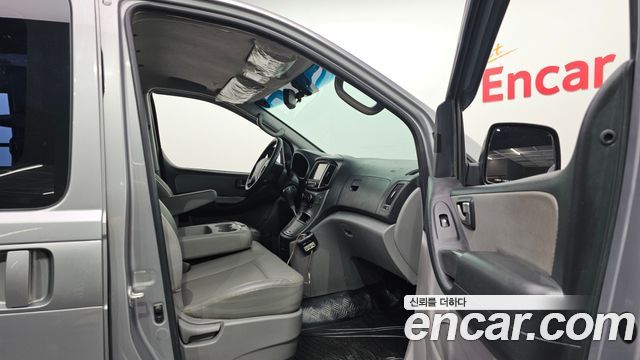 Hyundai Starex 2017 — photo 16