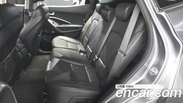Hyundai Santafe 2018 — photo 16