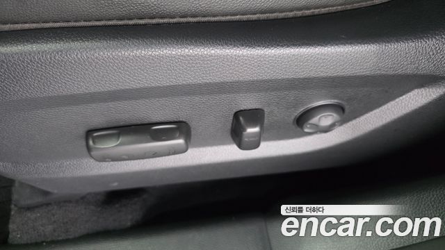 Hyundai Santafe 2018 — photo 28