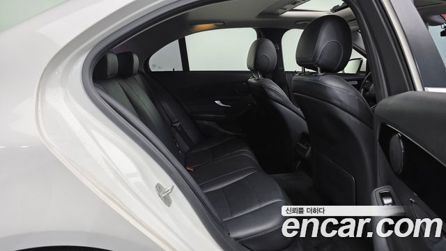 Mercedes-Benz C-Class 2016 — photo 12