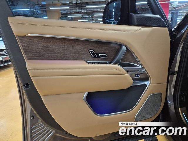 Land Rover Range Rover 2025 — photo 16