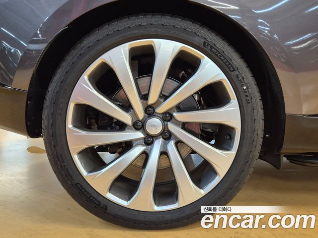 Land Rover Range Rover 2025 — photo 18