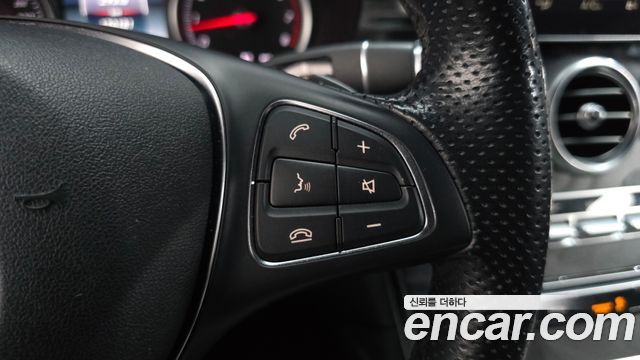 Mercedes-Benz GLC-Class 2019 — photo 15