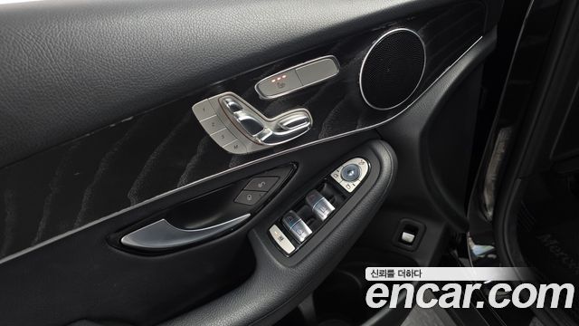 Mercedes-Benz GLC-Class 2019 — photo 17
