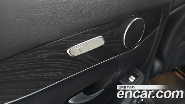 Mercedes-Benz GLC-Class 2019 — photo 20