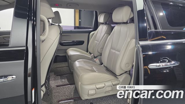 Kia Canival 2019 — photo 17