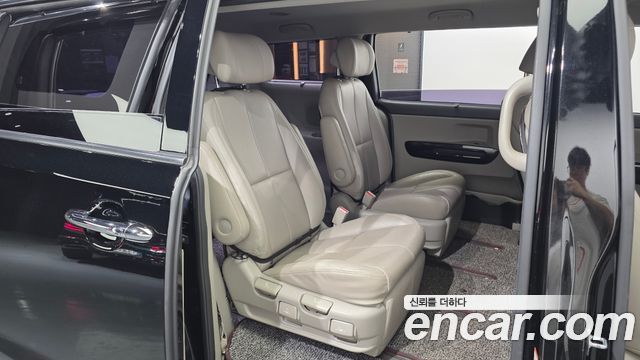 Kia Canival 2019 — photo 18