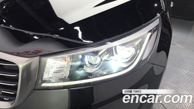 Kia Canival 2019 — photo 8