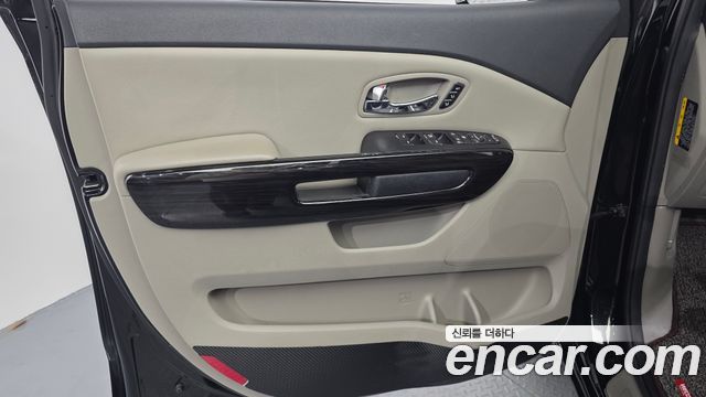 Kia Canival 2019 — photo 14