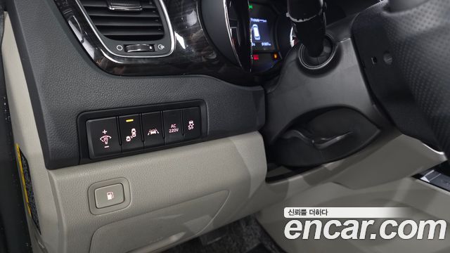 Kia Canival 2019 — photo 29