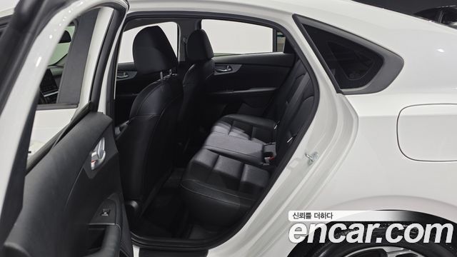 Kia K3 2024 — photo 11