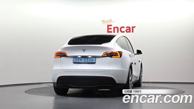 Tesla Model Y 2021 — photo 4