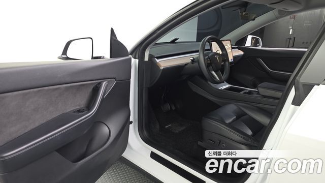 Tesla Model Y 2021 — photo 13