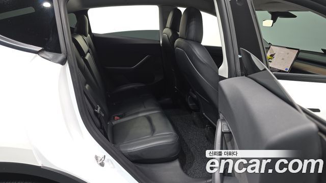 Tesla Model Y 2021 — photo 18