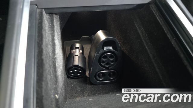 Tesla Model Y 2021 — photo 23