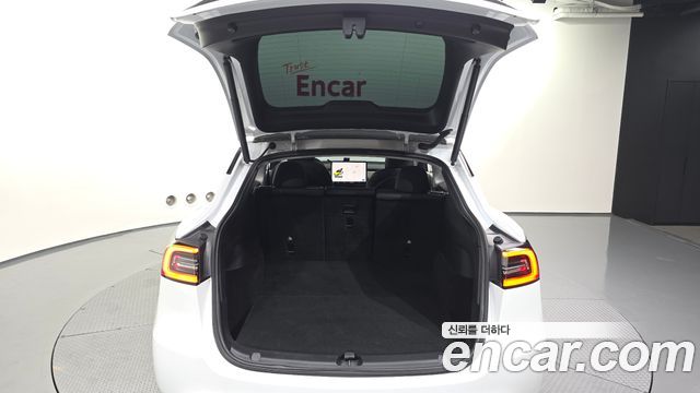 Tesla Model Y 2021 — photo 26