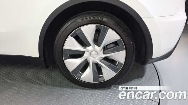 Tesla Model Y 2021 — photo 7