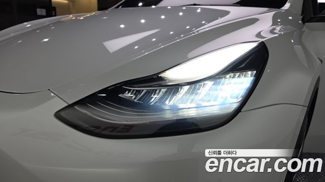 Tesla Model Y 2021 — photo 8