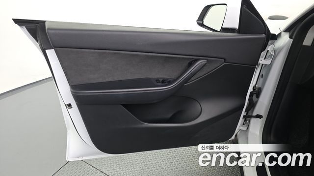 Tesla Model Y 2021 — photo 14