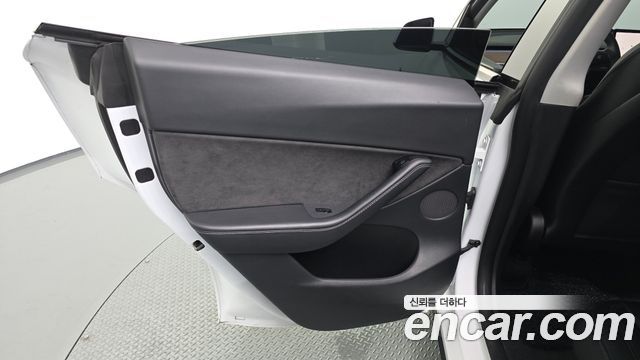 Tesla Model Y 2021 — photo 15